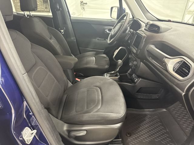 Used 2018 Jeep Renegade Latitude FWD image 27