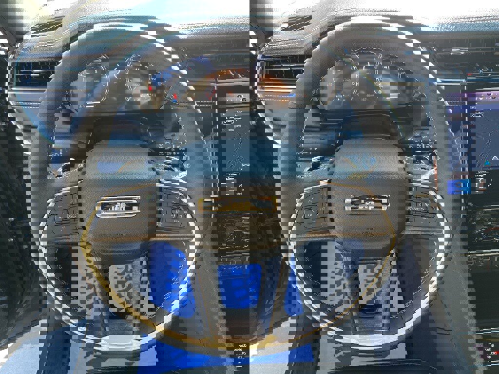 Used 2025 Jeep Grand Cherokee Limited image 8