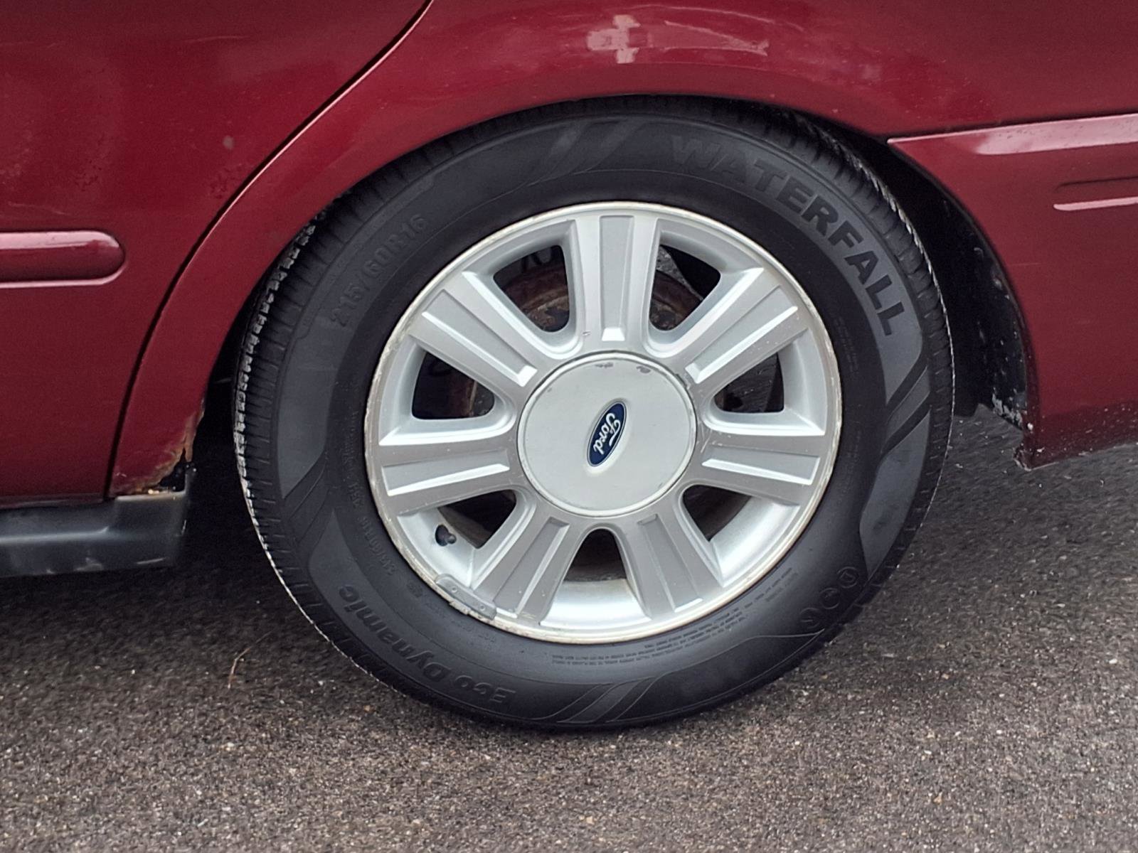 Used 2004 Ford Taurus SEL image 24