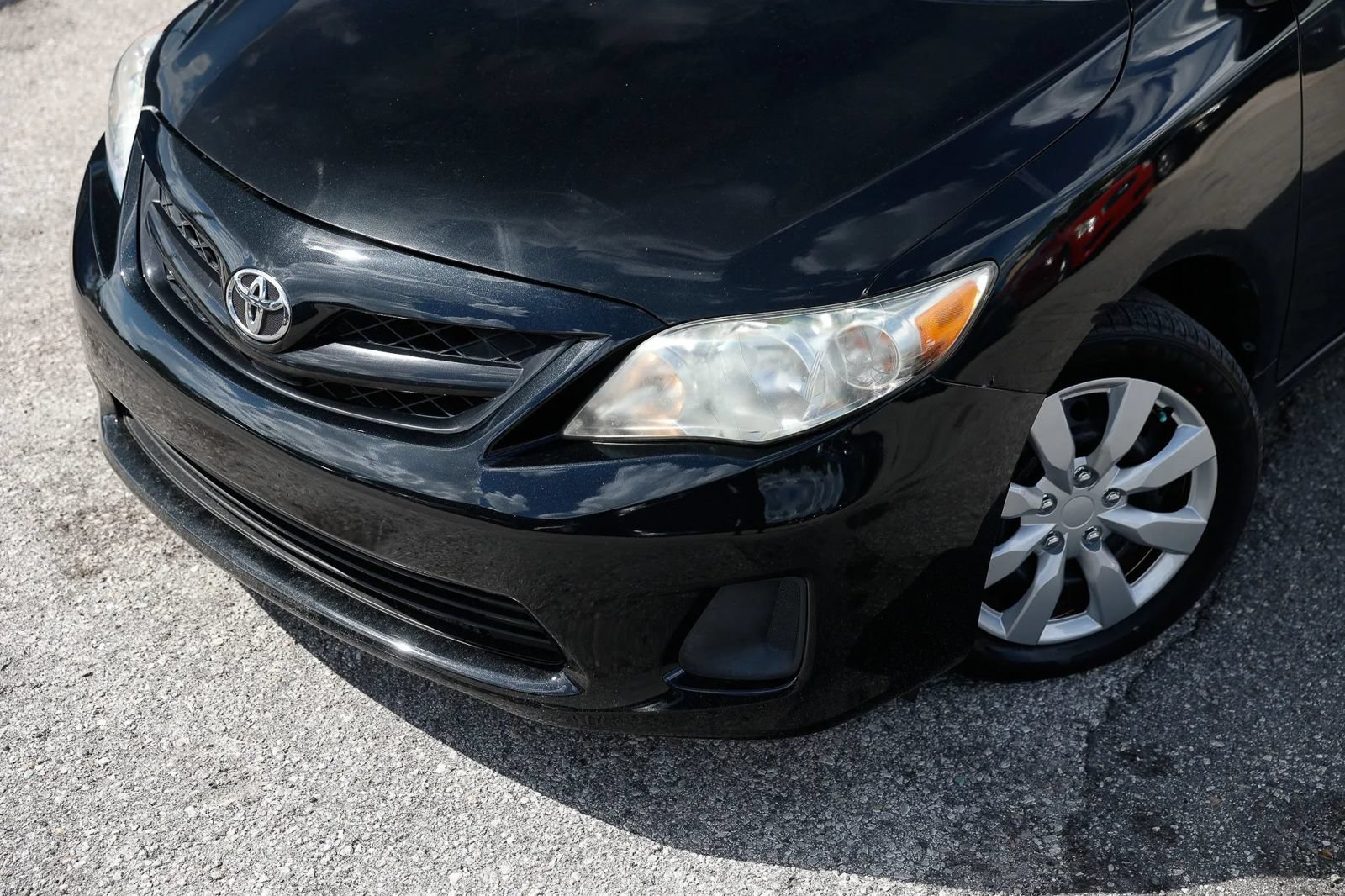 Used 2012 Toyota Corolla LE FWD image 14