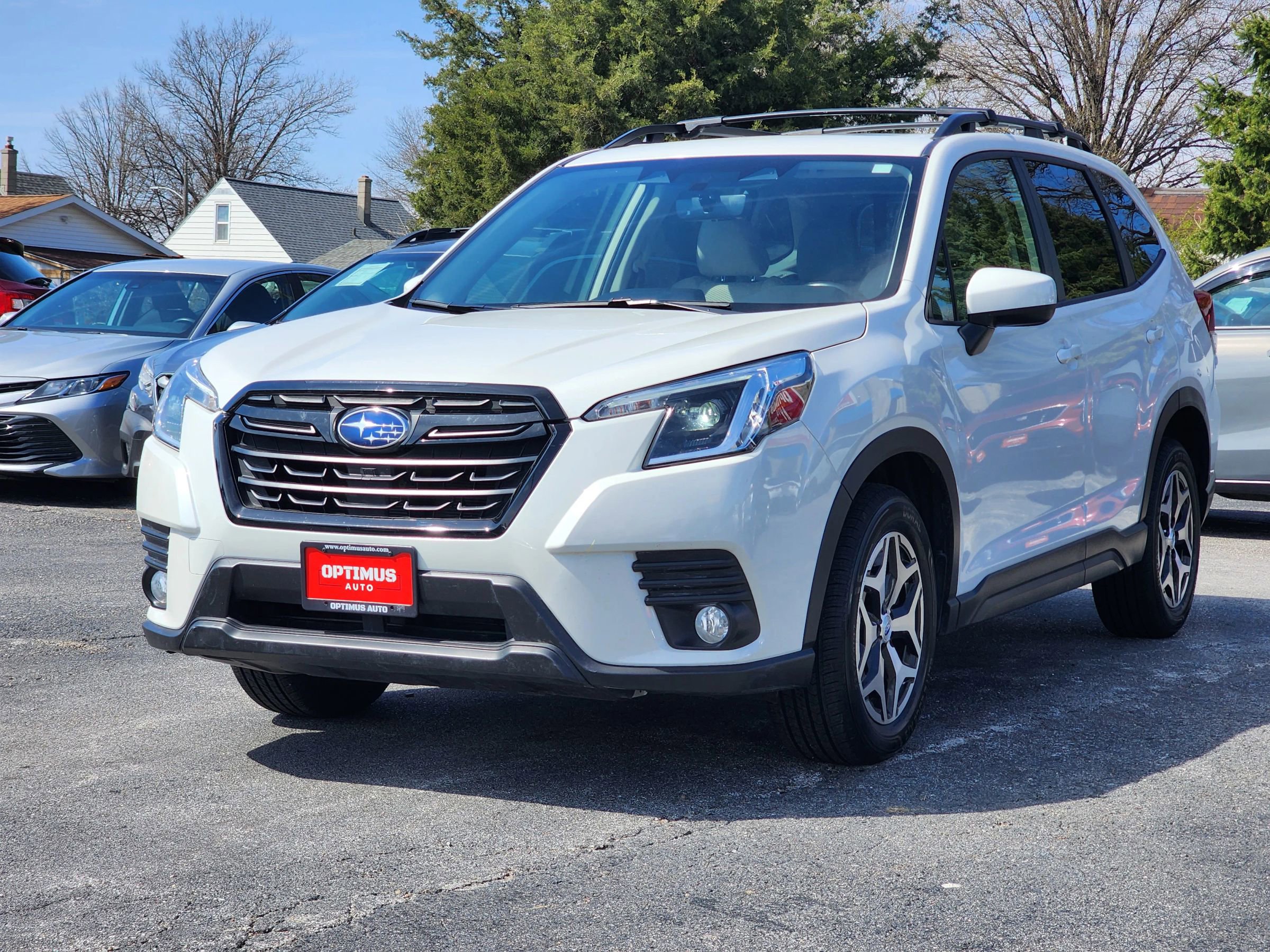 Used 2023 Subaru Forester Premium image 3