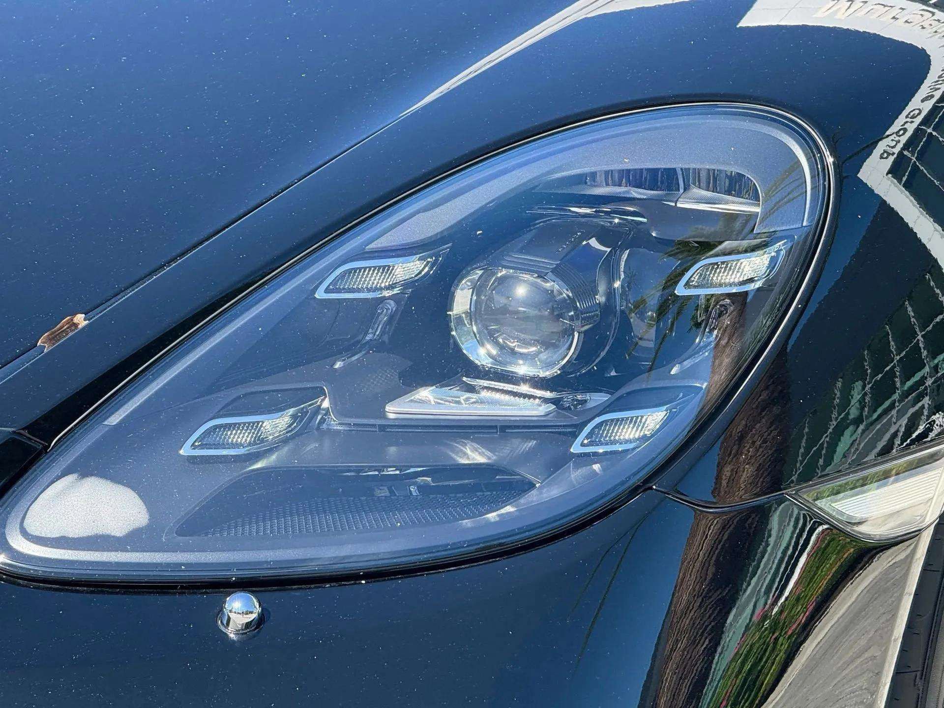 Used 2024 Porsche 718 Cayman w/ Sport Chrono Package image 10