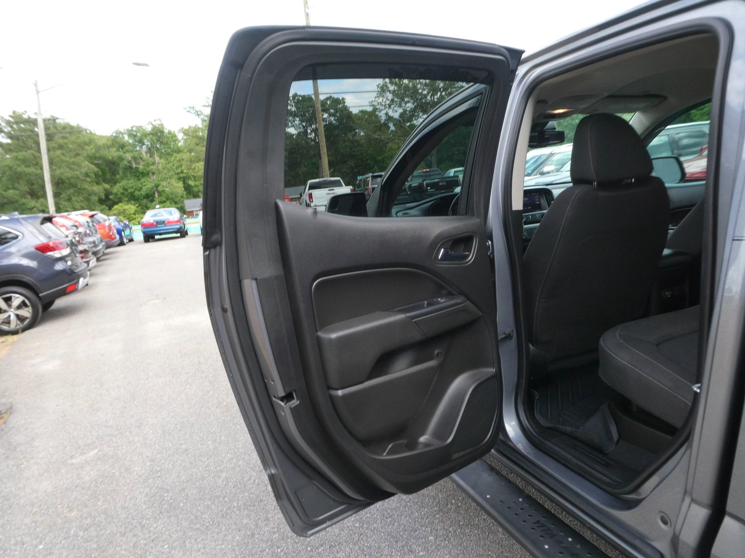 Used 2019 Chevrolet Colorado LT w/ LT Convenience Package AWD/4WD image 27