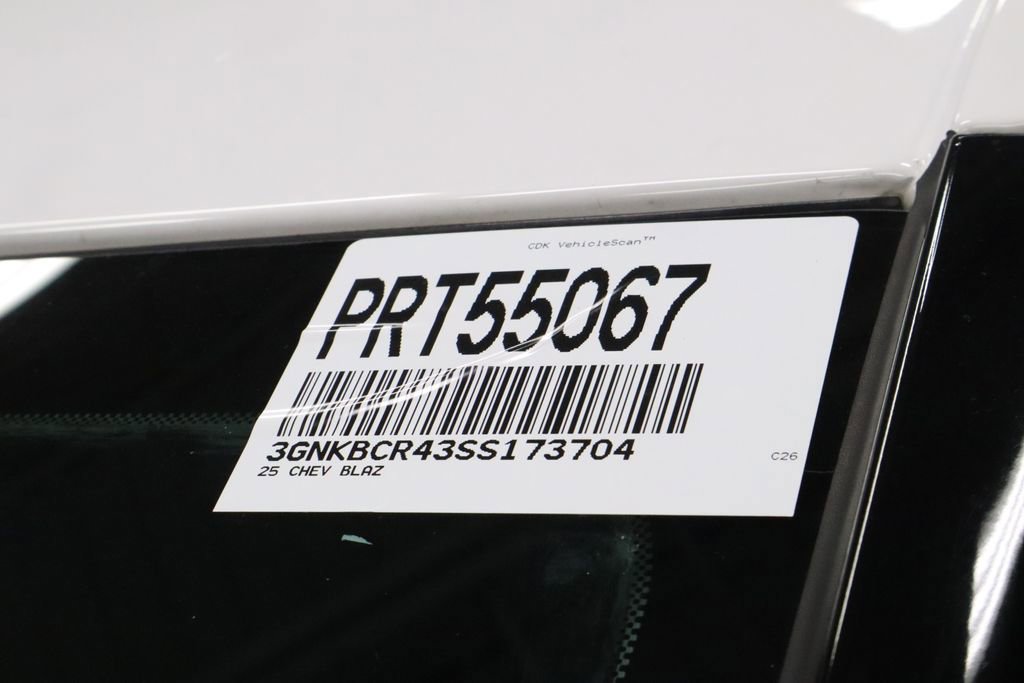 Used 2025 Chevrolet Blazer LT FWD image 32