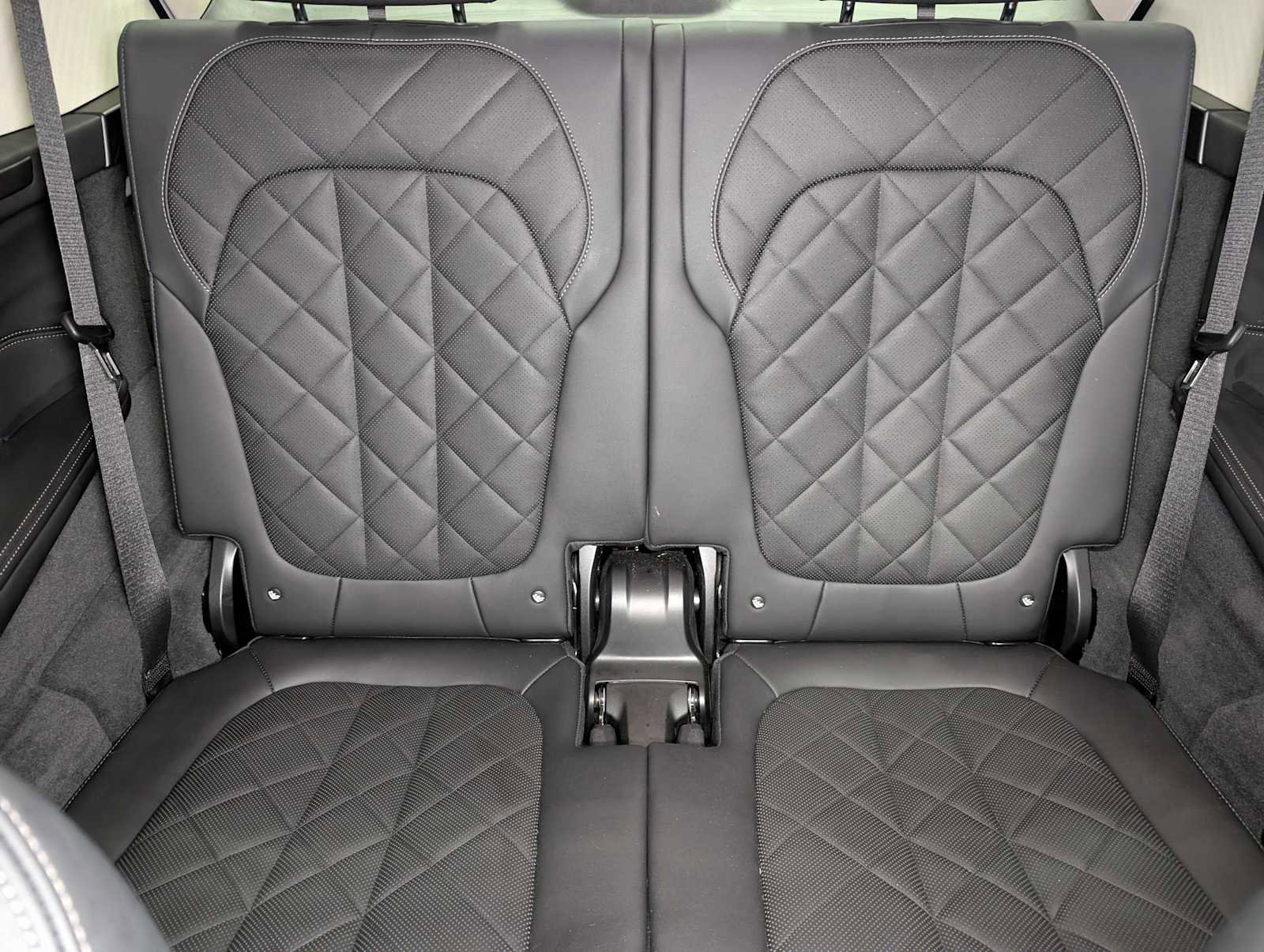 Used 2023 BMW X7 xDrive40i w/ Climate Comfort Package image 23