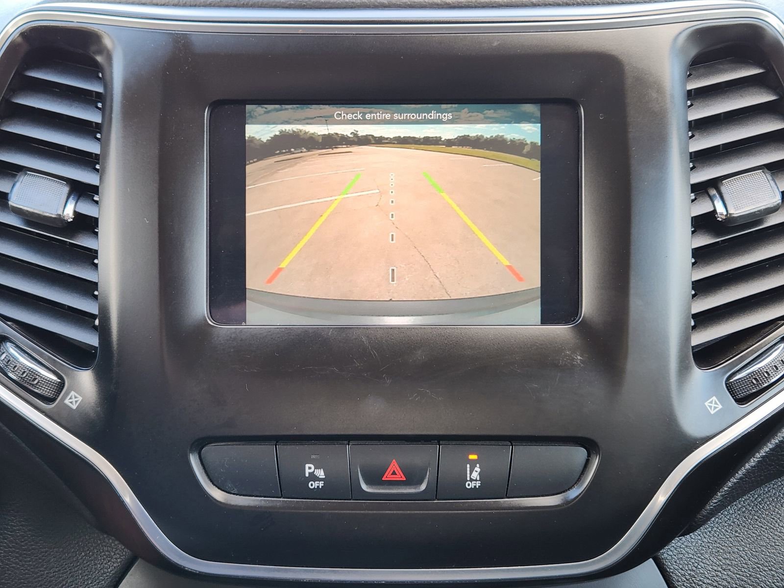 Used 2021 Jeep Cherokee Latitude Plus image 25