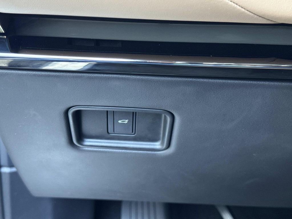 Certified 2025 Land Rover Range Rover Sport Dynamic SE image 30