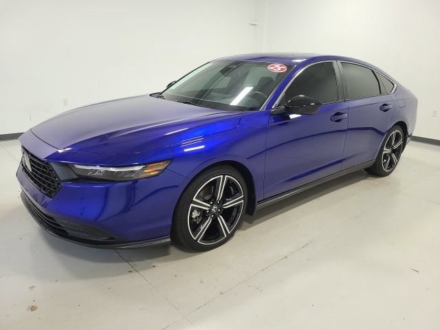 Used 2025 Honda Accord Sport image 3