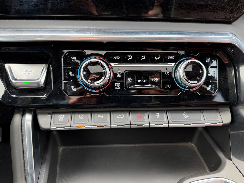 Used 2024 GMC Sierra 3500 Denali Ultimate image 25