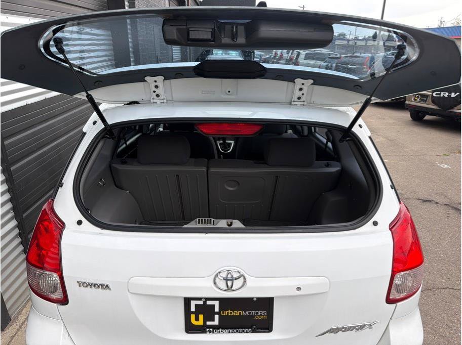 Used 2004 Toyota Matrix w/ PWR Pkg FWD image 10