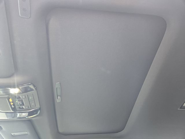 Used 2025 Lexus GX 550 AWD/4WD image 16