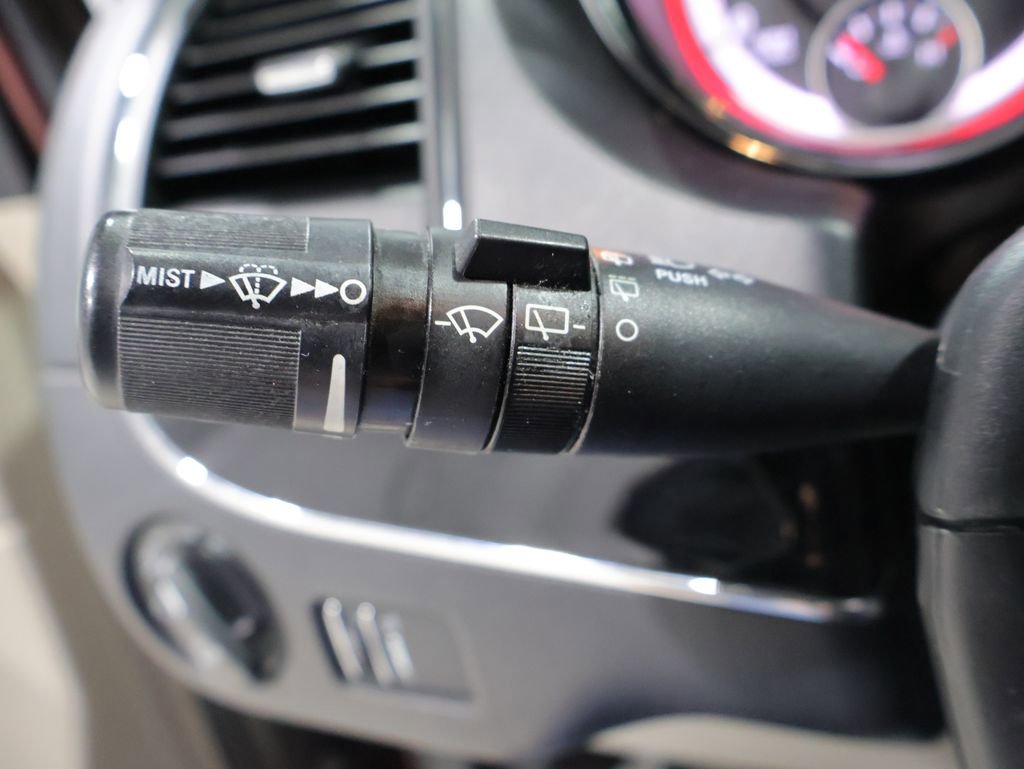 Used 2017 Dodge Grand Caravan SXT FWD image 31