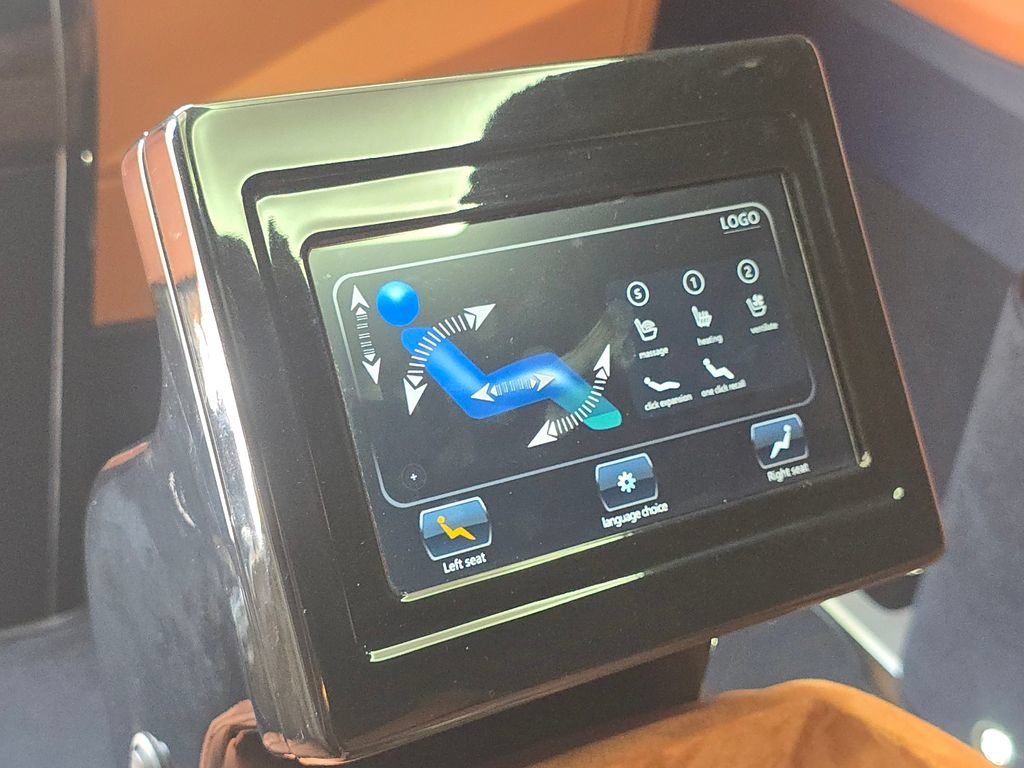 Used 2023 Mercedes-Benz Metris Passenger image 19