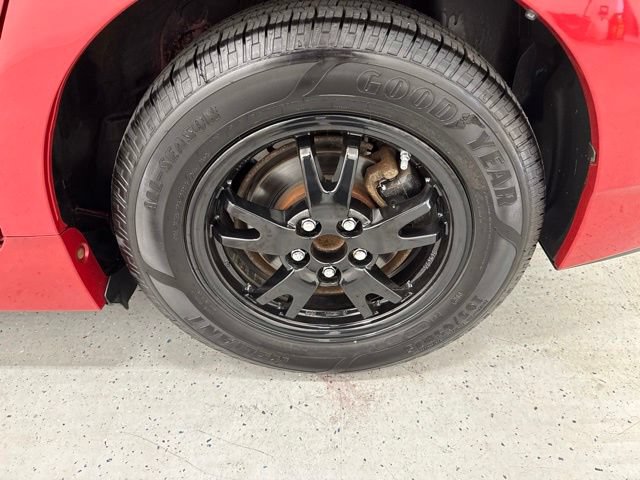 Used 2014 Toyota Prius Two FWD image 9