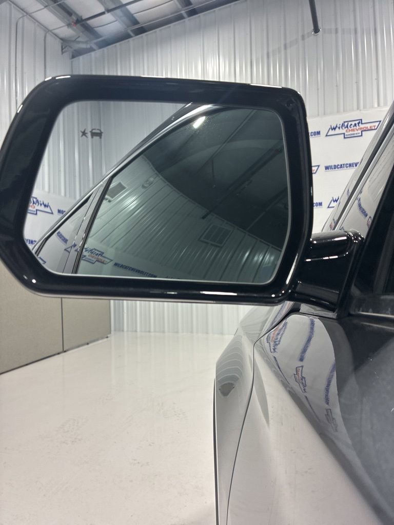 Used 2020 Chevrolet Traverse LT image 14