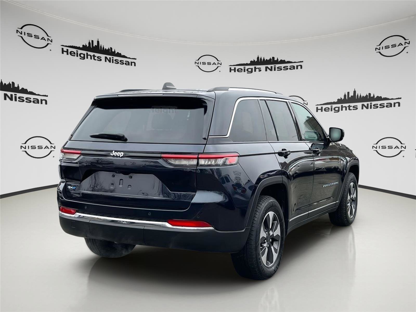 Used 2024 Jeep Grand Cherokee Limited 4xe image 4