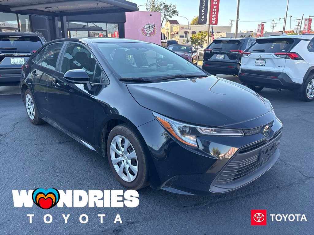 Used 2025 Toyota Corolla LE FWD image 1