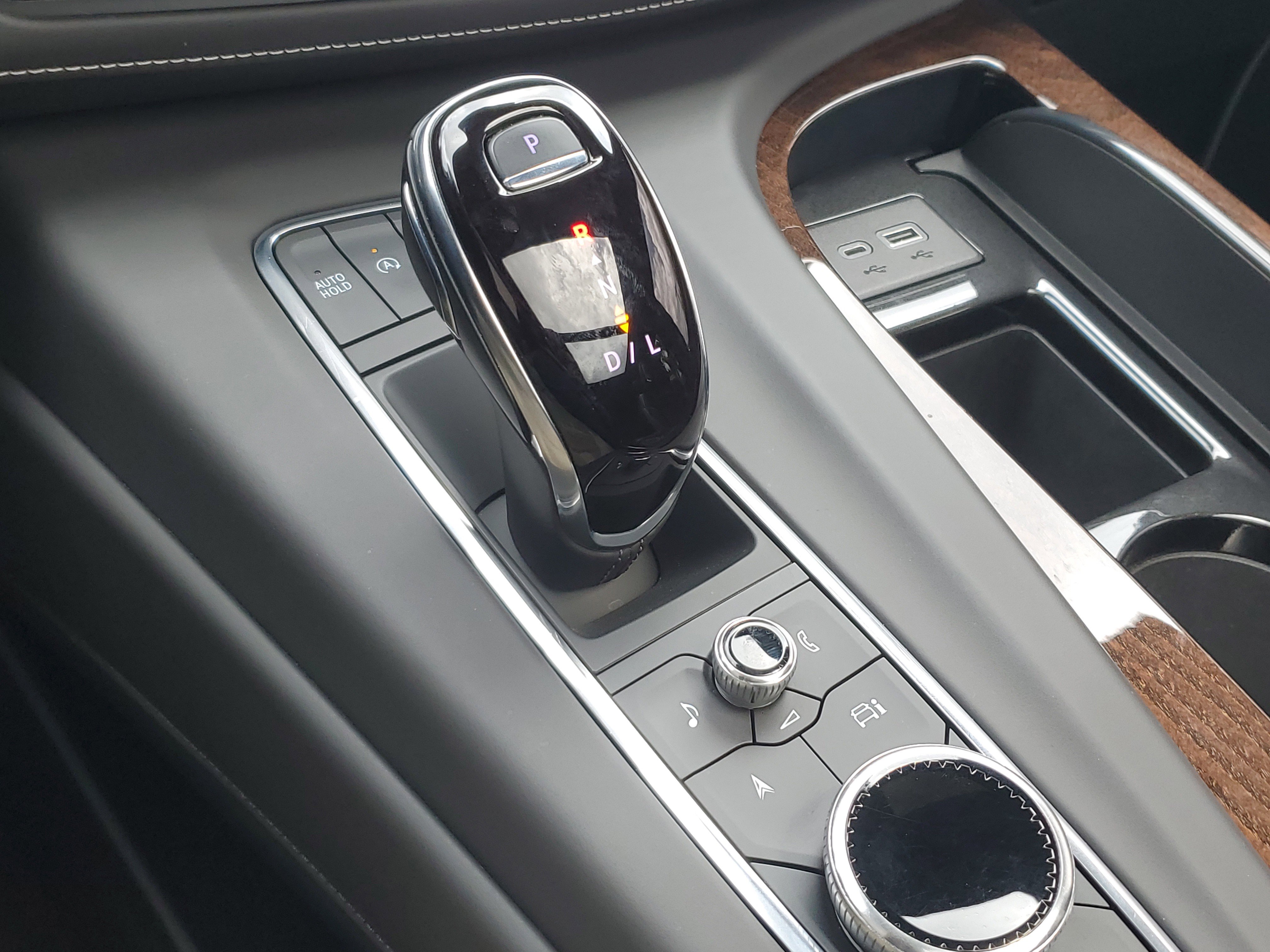 Used 2022 Cadillac Escalade ESV Sport Platinum w/ LPO, ONYX Package image 32