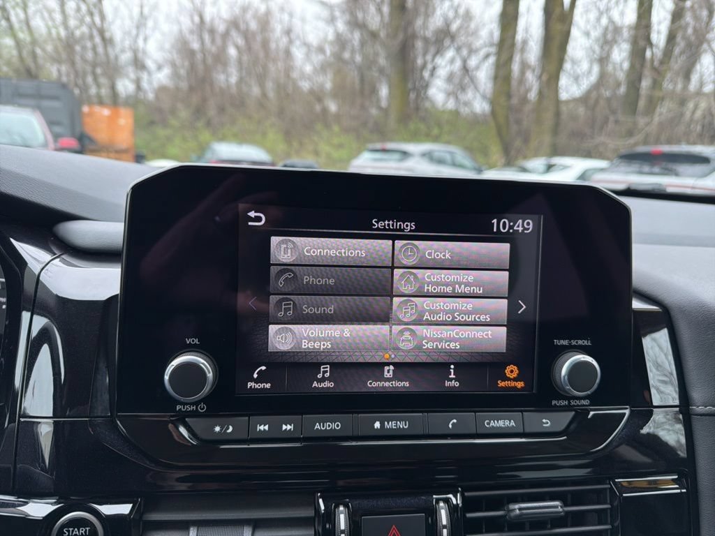 Used 2024 Nissan Pathfinder SV FWD image 26