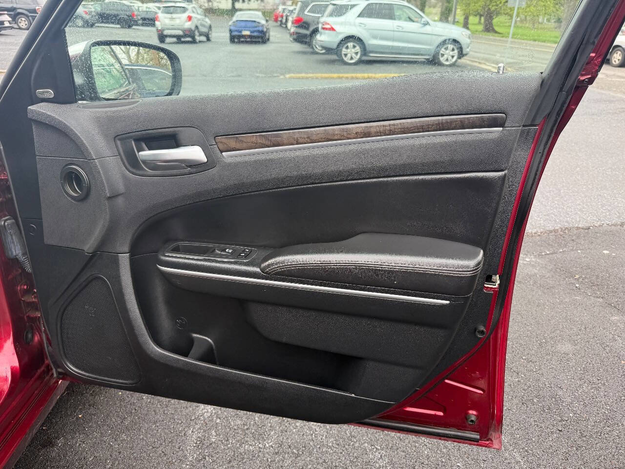 Used 2018 Chrysler 300 Limited image 14