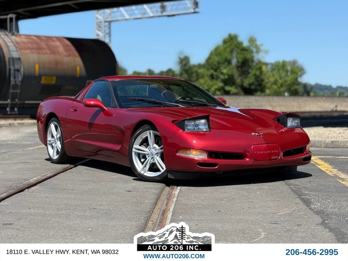 Used 1999 Chevrolet Corvette Coupe w/ Memory Pkg RWD image 1