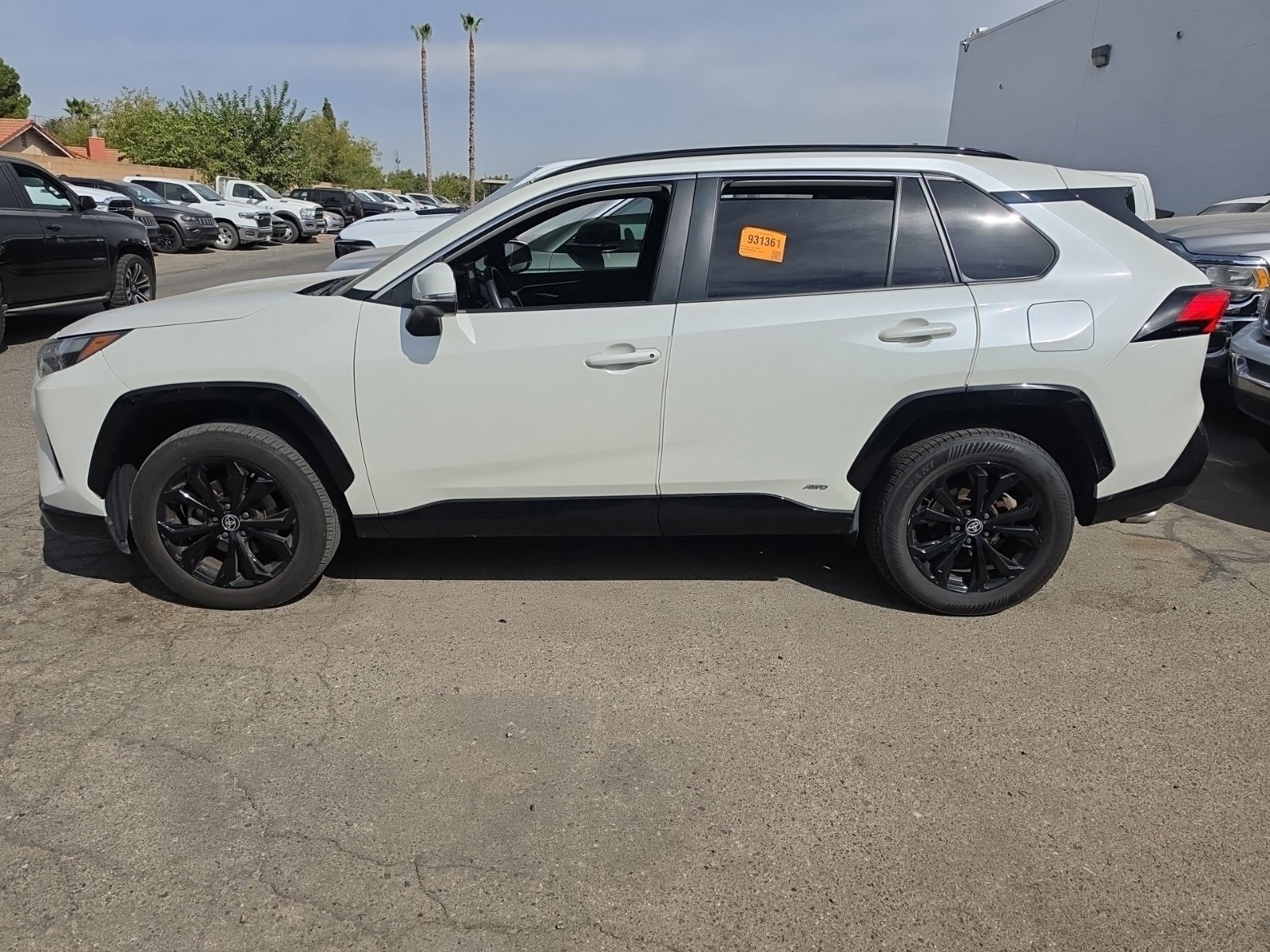 Used 2022 Toyota RAV4 SE w/ Convenience Package AWD/4WD image 3