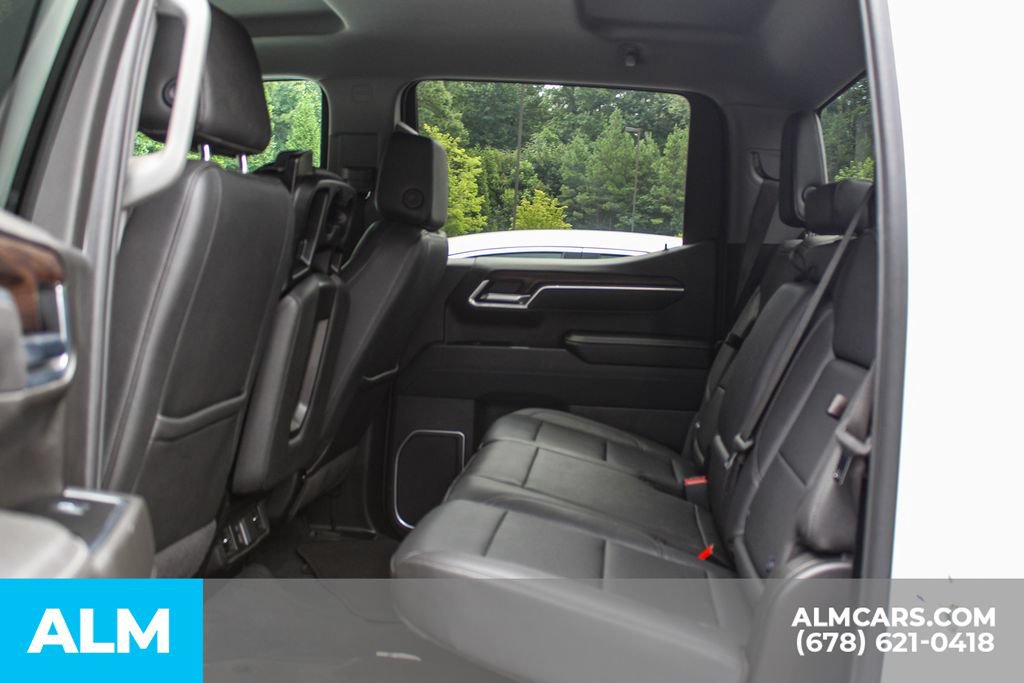 Used 2025 GMC Sierra 1500 SLT RWD image 17