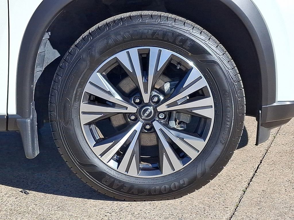 Used 2023 Nissan Rogue SV image 8