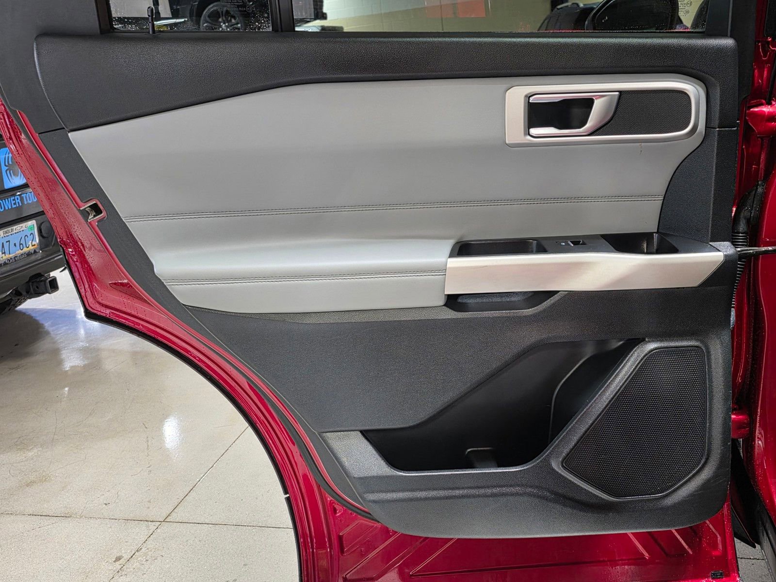 Used 2021 Ford Explorer XLT w/ Equipment Group 202A image 13