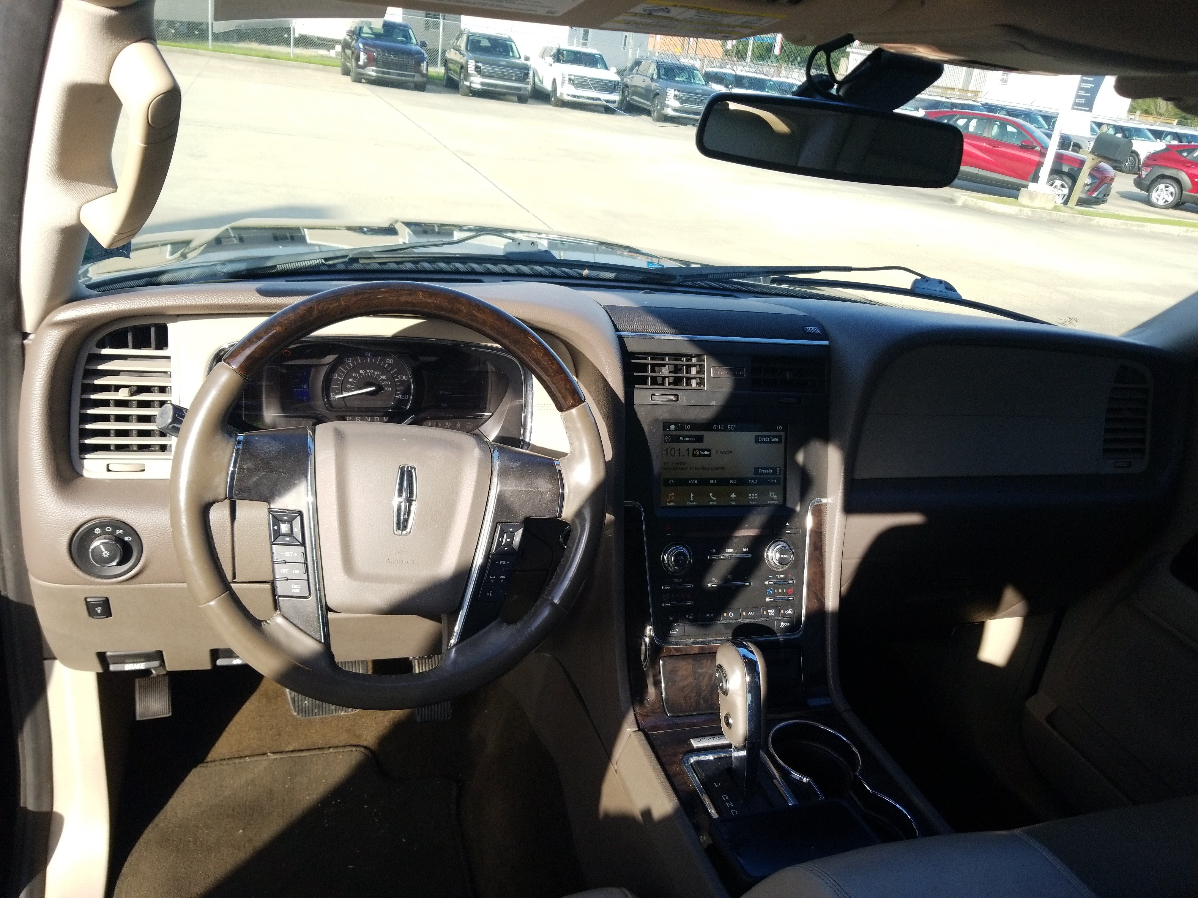 Used 2017 Lincoln Navigator Select RWD image 18