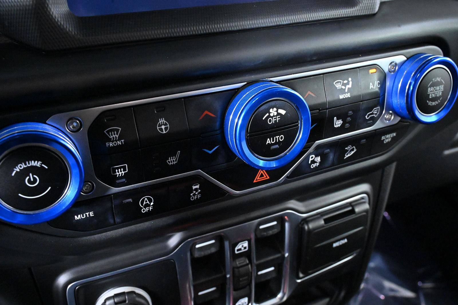 Used 2020 Jeep Wrangler Unlimited Sahara AWD/4WD image 20