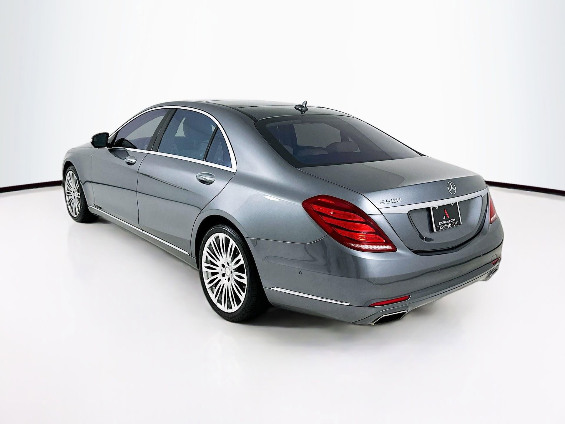 Used 2017 Mercedes-Benz S 550 Sedan image 6