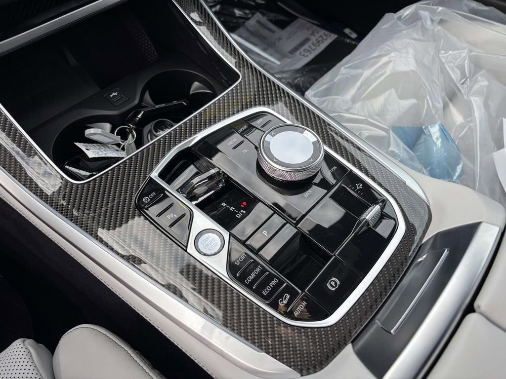 New 2026 BMW X5 M60i image 17