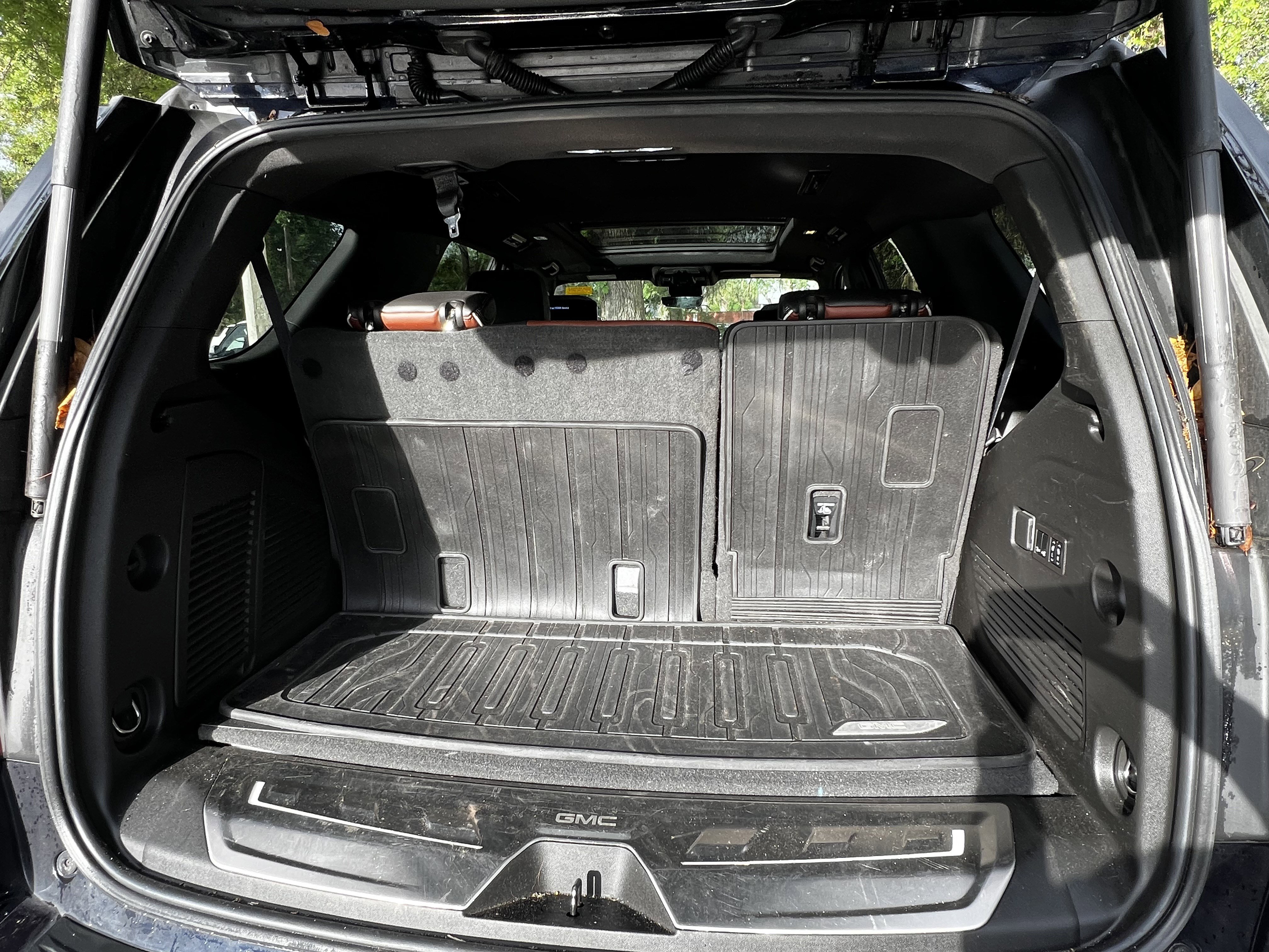 Used 2023 GMC Yukon Denali Ultimate AWD/4WD image 54