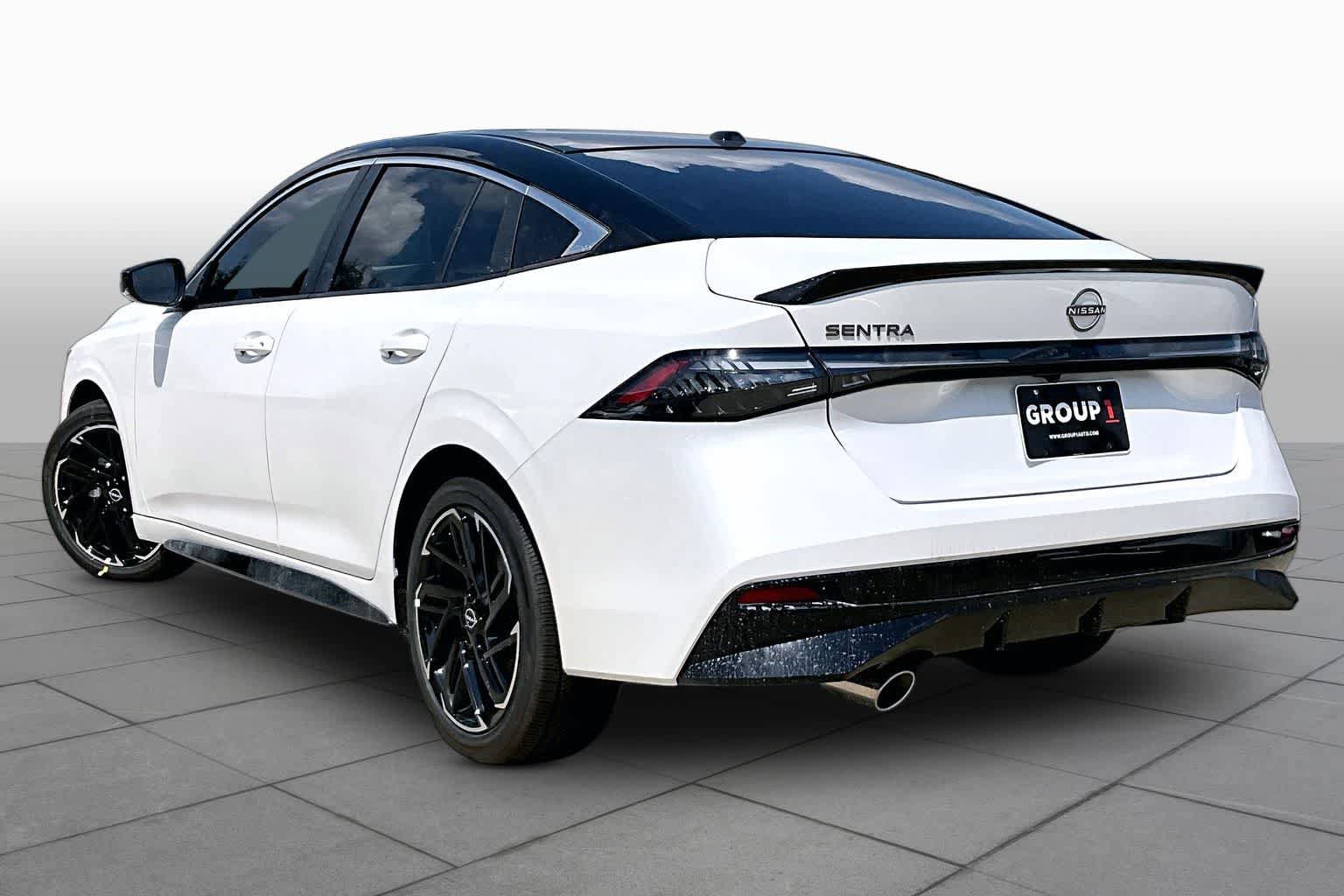 New 2027 Nissan Sentra SR w/ Floor Mat Package FWD image 6