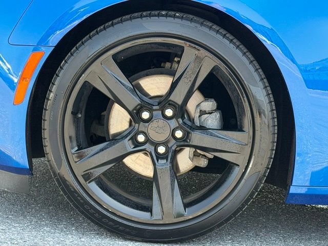 Used 2018 Chevrolet Camaro LT RWD image 17