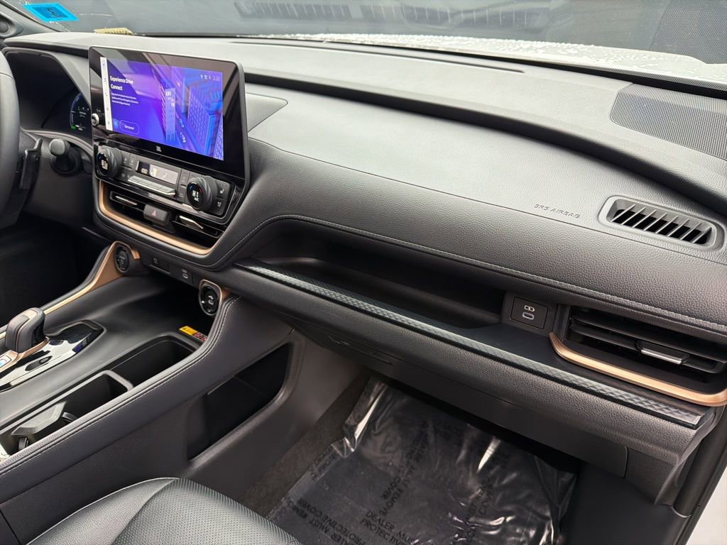 Used 2024 Toyota Grand Highlander AWD Hybrid image 32