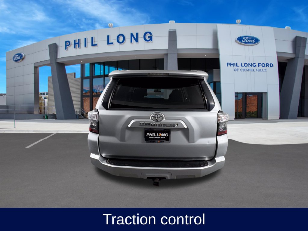 Used 2016 Toyota 4Runner SR5 AWD/4WD image 4