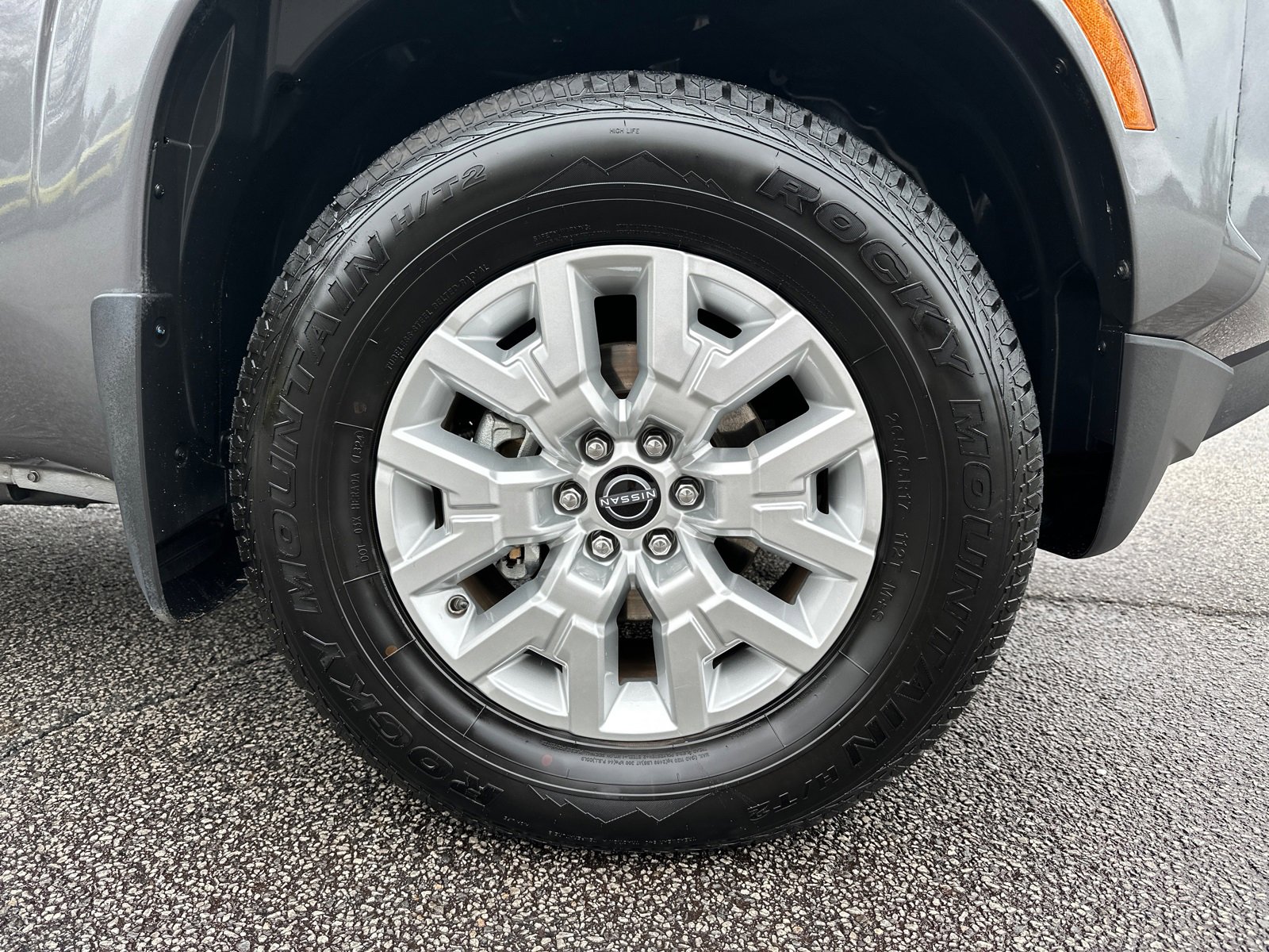 Certified 2022 Nissan Frontier SV image 12