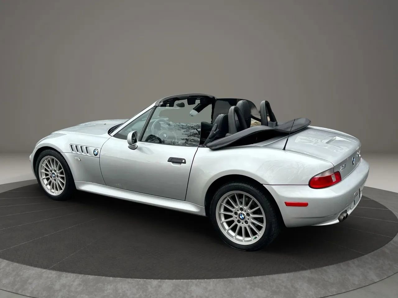 Used 2002 BMW Z3 3.0i image 16