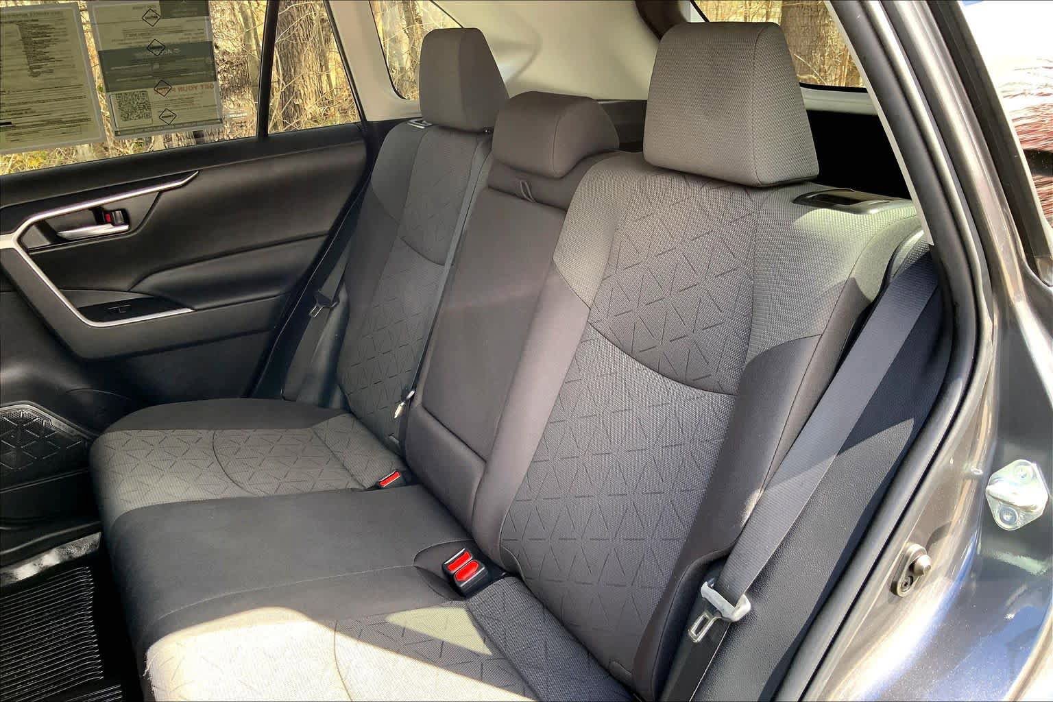 Used 2022 Toyota RAV4 XLE w/ Convenience Package AWD/4WD image 21