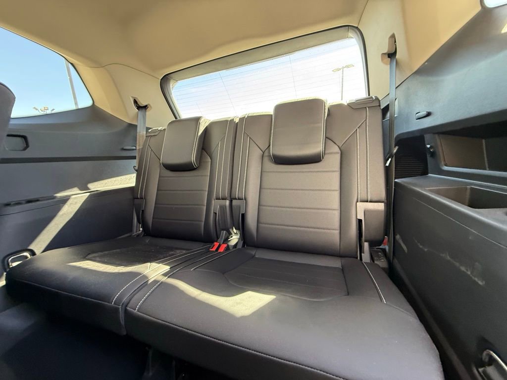 Certified 2025 Volkswagen Atlas SEL image 8