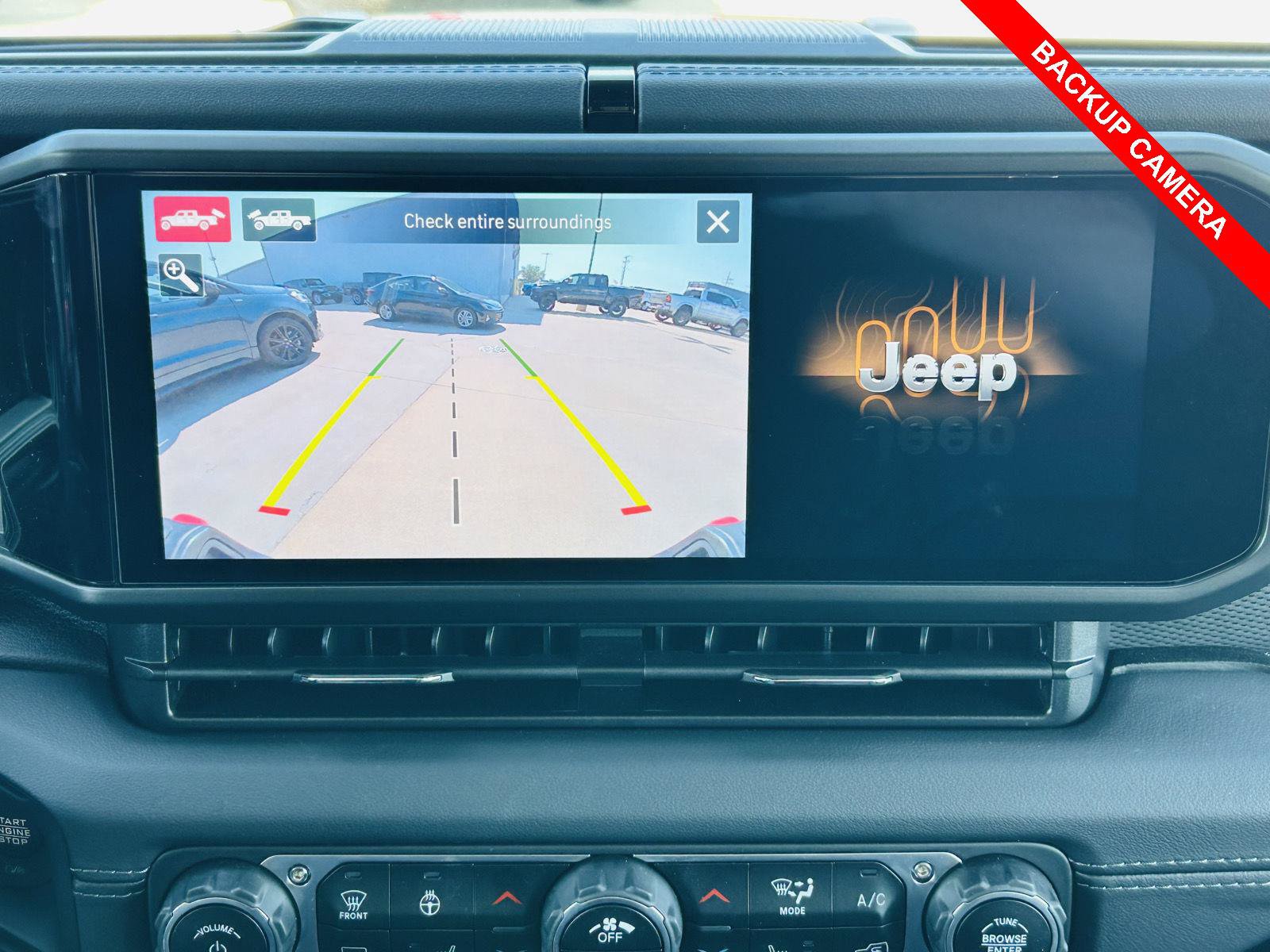 Used 2024 Jeep Gladiator Rubicon AWD/4WD image 12