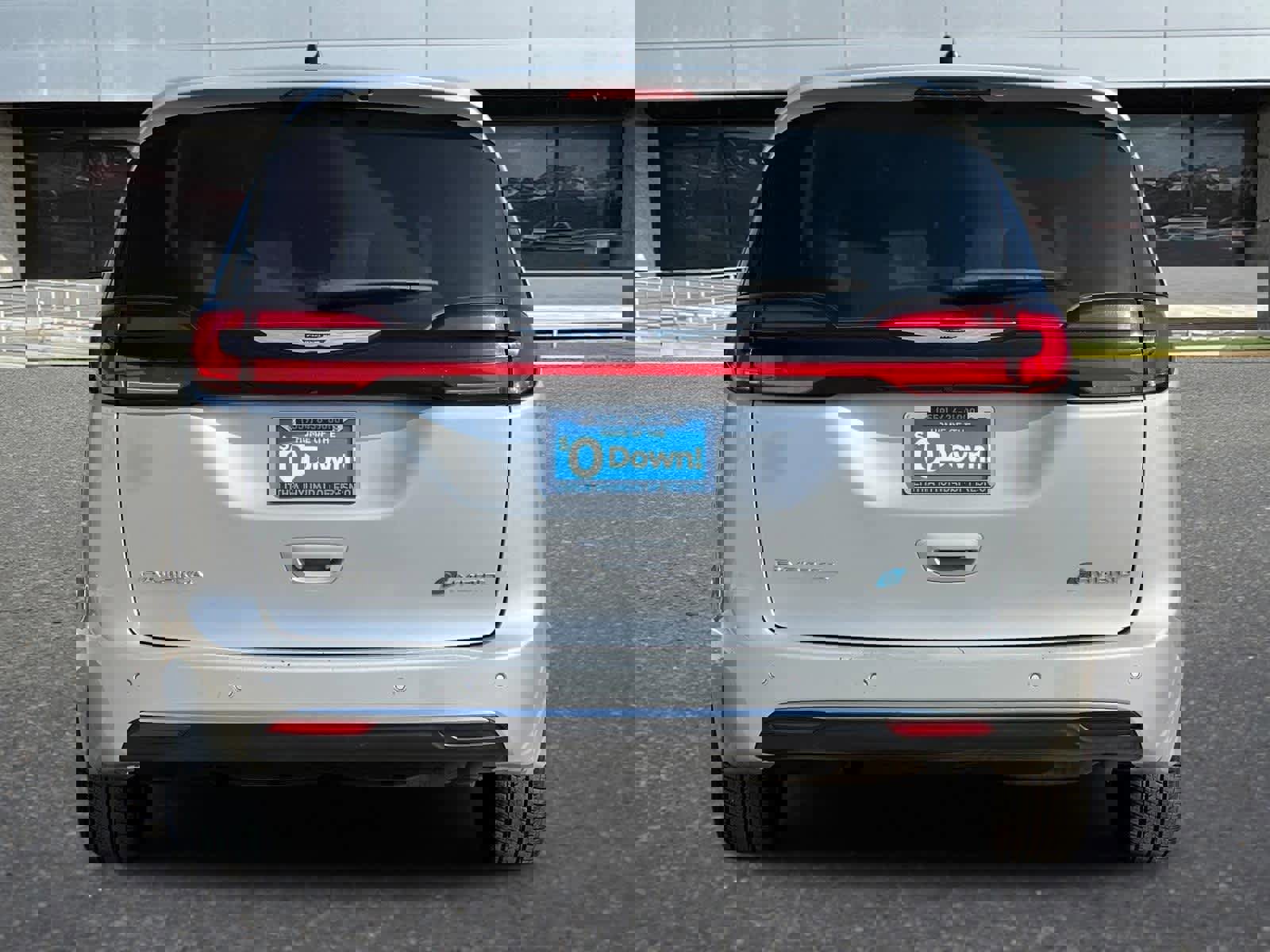 Used 2023 Chrysler Pacifica Limited image 8