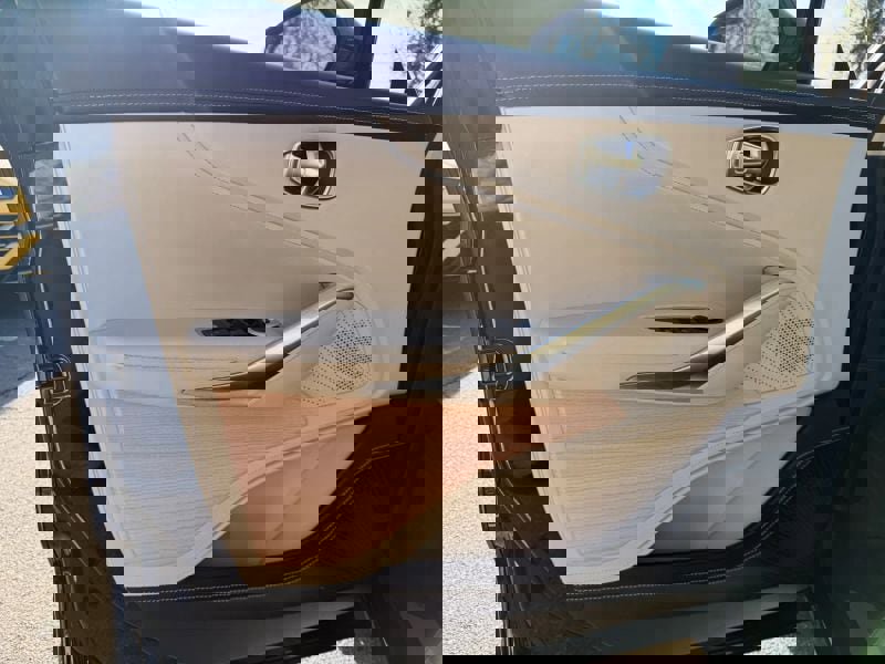 Used 2021 Aston Martin DBX Sport Utility 4D image 10