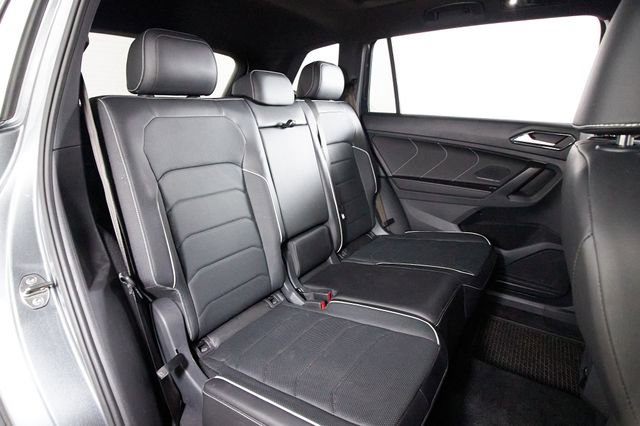 Used 2024 Volkswagen Tiguan SEL R-Line w/ MDO Package, Two-Row AWD/4WD image 19