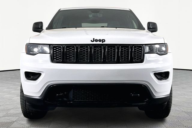 Used 2019 Jeep Grand Cherokee Laredo image 2