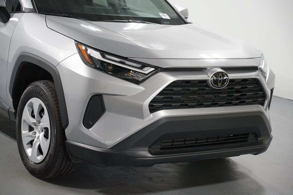 Certified 2025 Toyota RAV4 LE FWD image 4