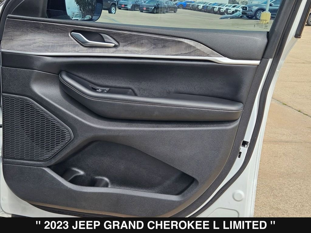 Used 2023 Jeep Grand Cherokee L Limited image 32