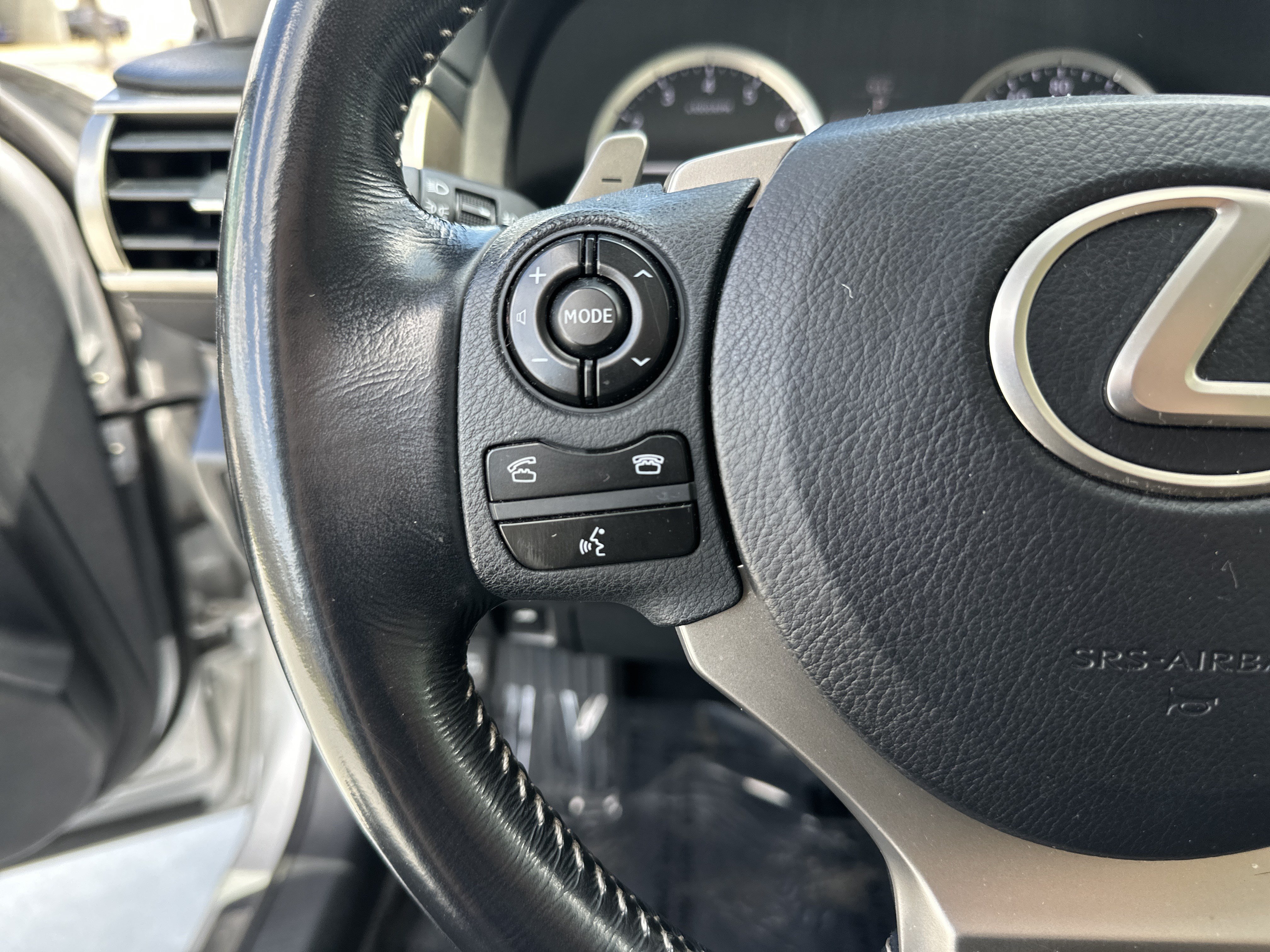 Used 2016 Lexus IS 200t w/ Premium Package RWD image 19